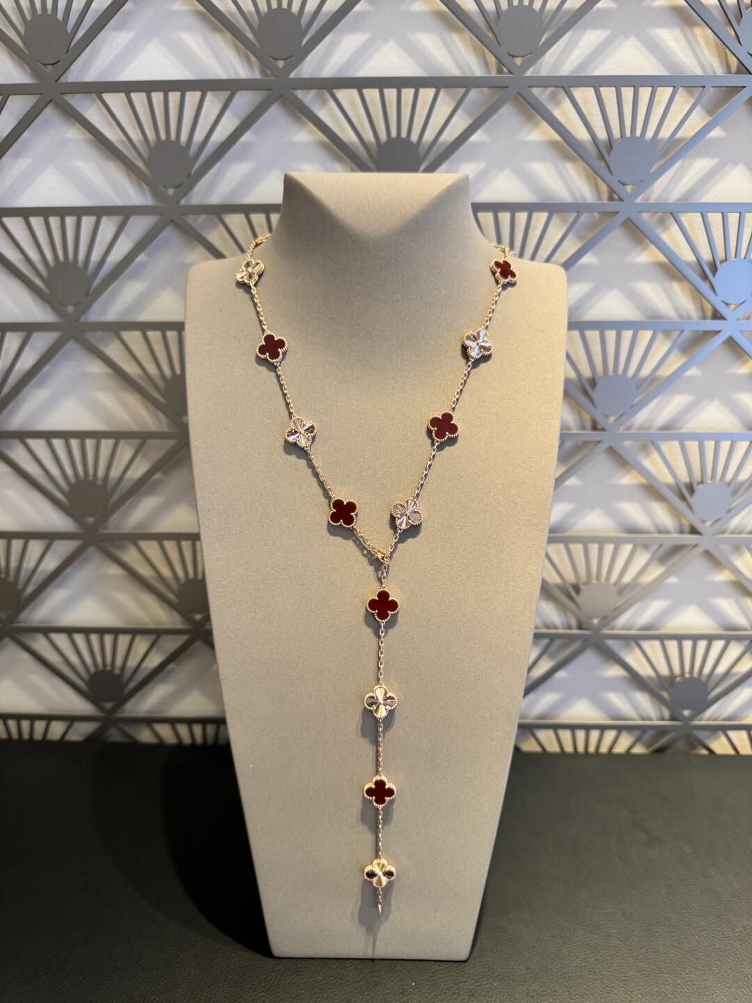 [Echo Fine ]CLOVER 20 MOTIFS LASER CARNELIAN NECKLACE