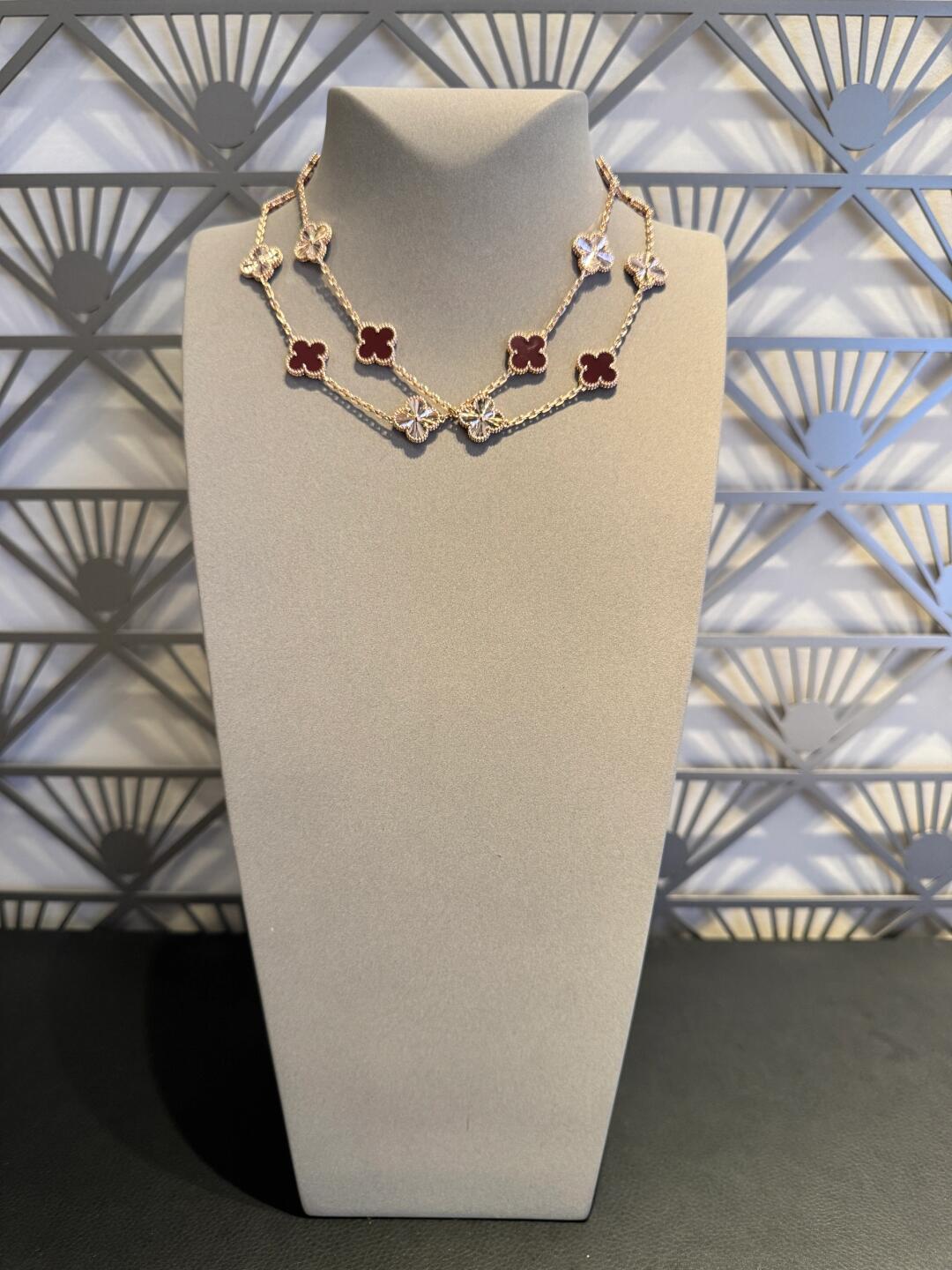 [Echo Fine ]CLOVER 20 MOTIFS LASER CARNELIAN NECKLACE