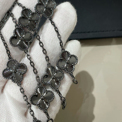 [Echo Fine ]CLOVER 5 MOTIF BLACK BRACELET
