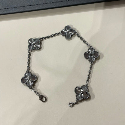 [Echo Fine ]CLOVER 5 MOTIF BLACK BRACELET