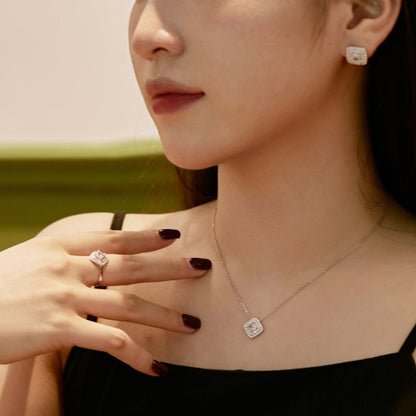 [Echo Fine ]Sparkling Asscher Cut Necklace