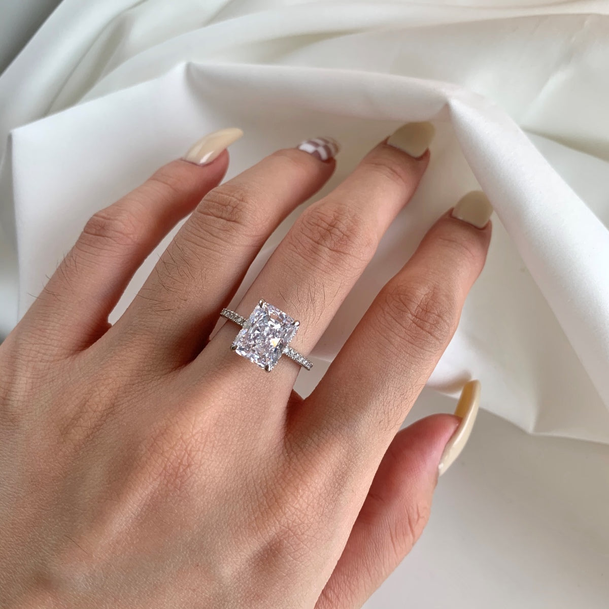 [Echo Fine ]4.0 Carat Luxurious Engagement Ring