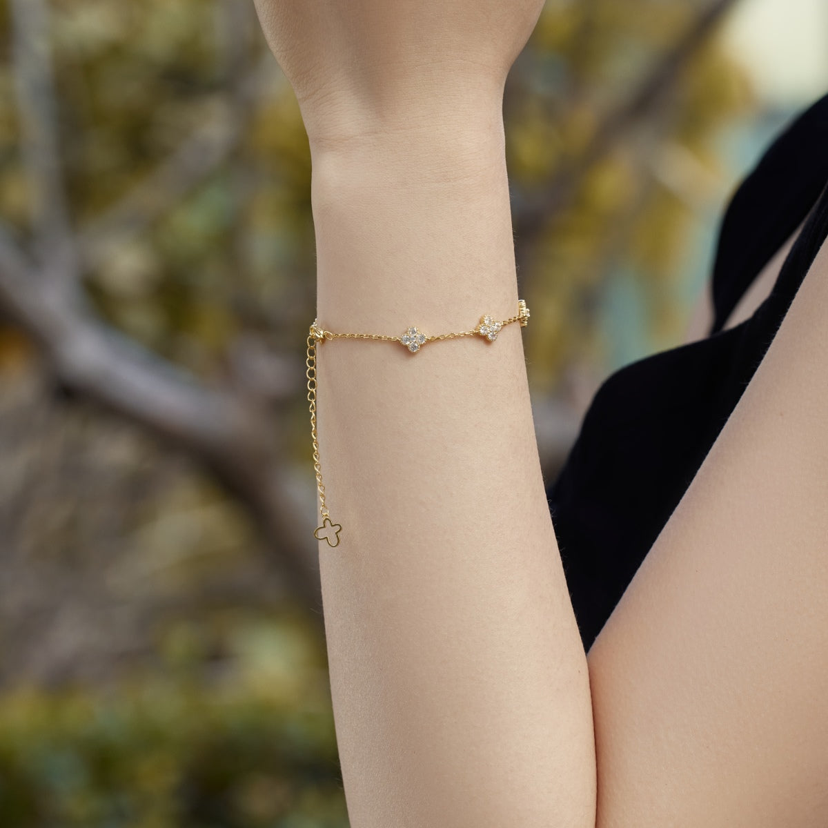 [Echo Fine ]Four-Leaf Clover Hollow Butterfly Bracelet