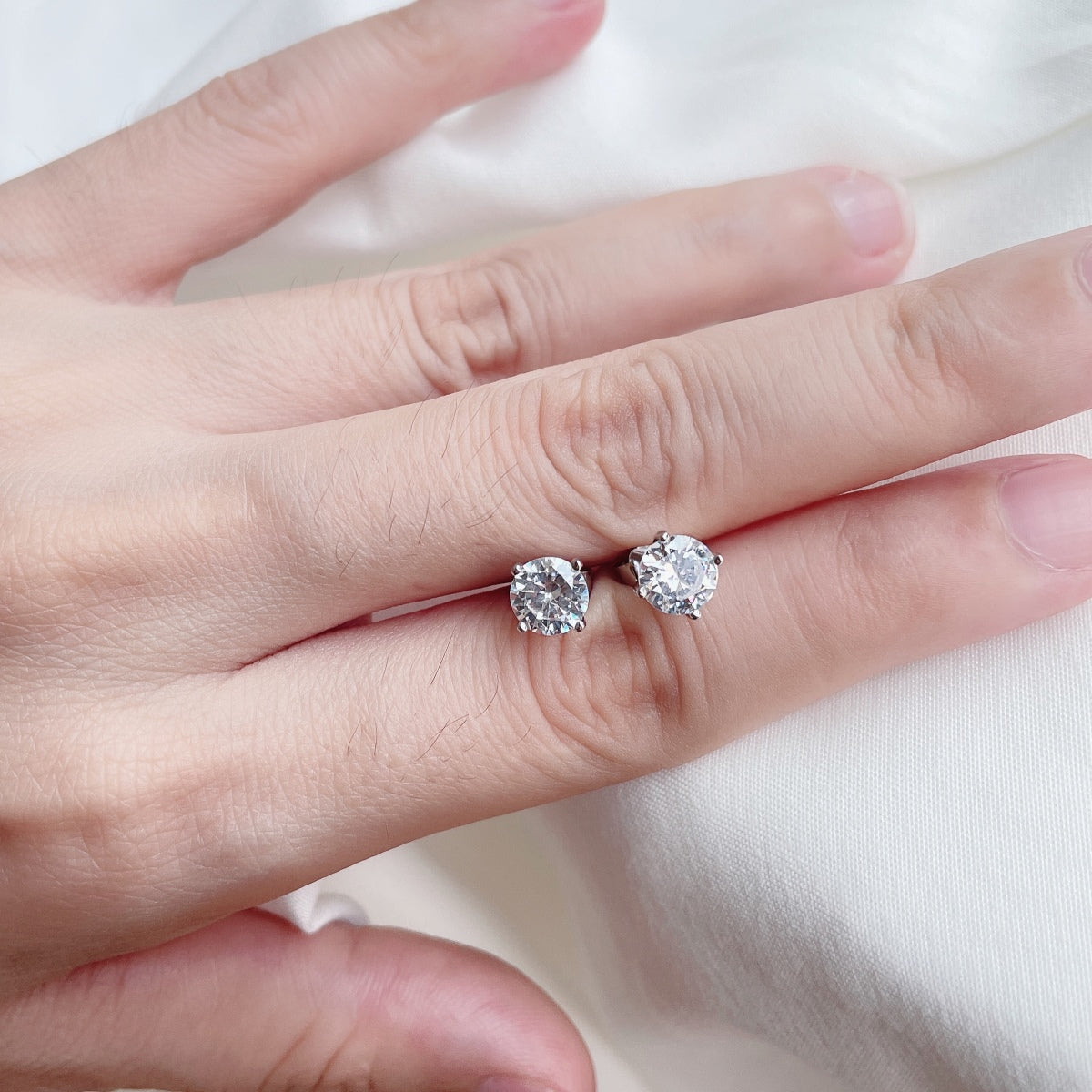 [Echo Fine ]Unique Round Shape Earrings