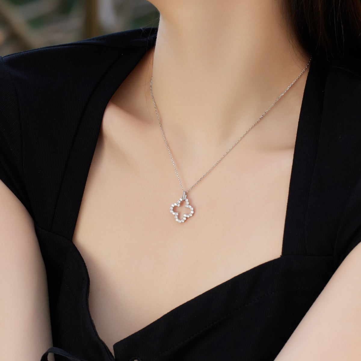 [Echo Fine ]Four-Leaf Clover Hollow Design Exquisite Necklace