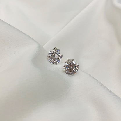[Echo Fine ]Stylish Shiny Round Center Stone Stud Earrings