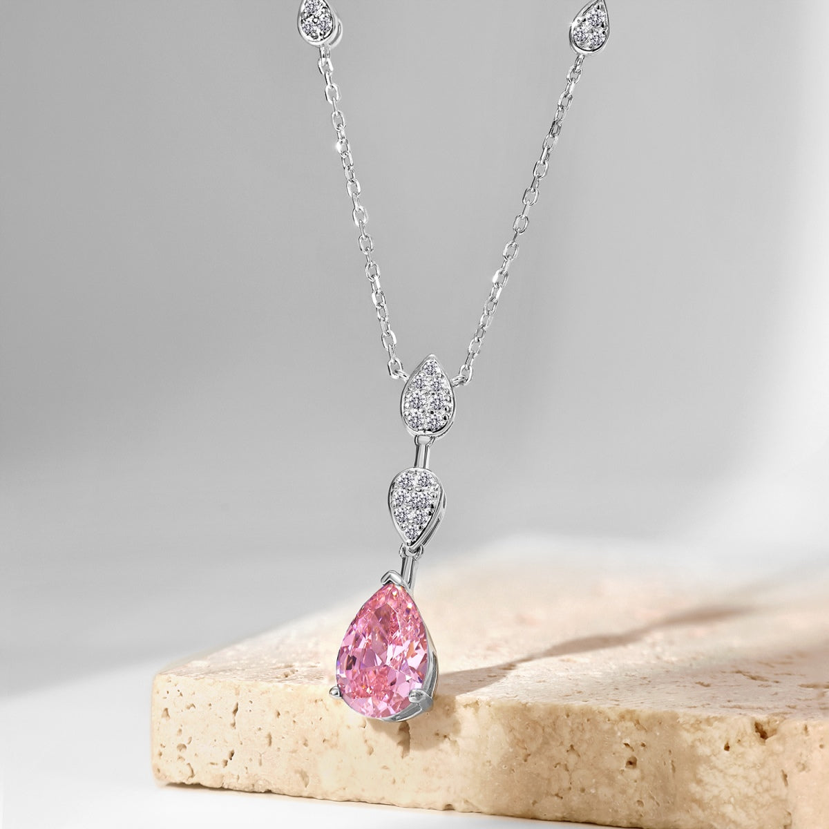 [Echo Fine ]Dazzling Pear Cut Necklace