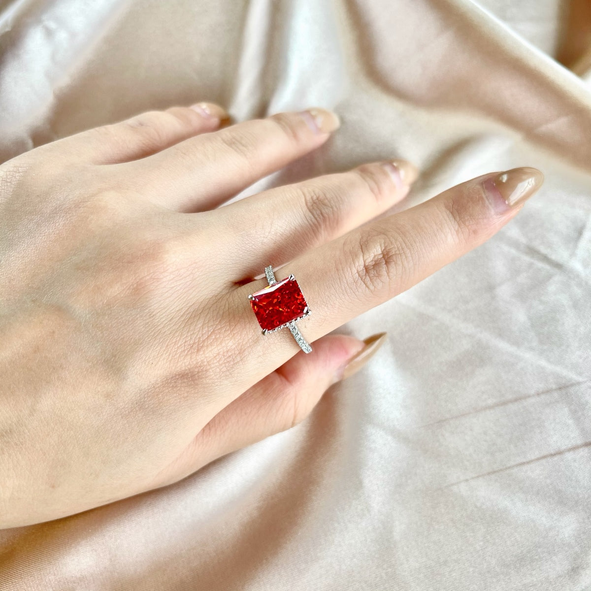 [Echo Fine ]4.0 Carat Luxurious Engagement Ring