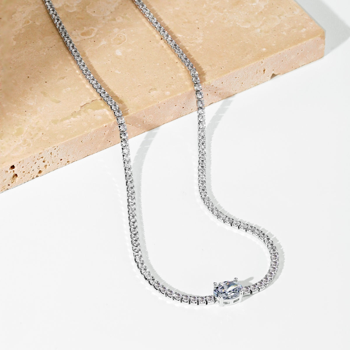 [Echo Fine ]1.0 Carat Shining Oval Cut Necklace