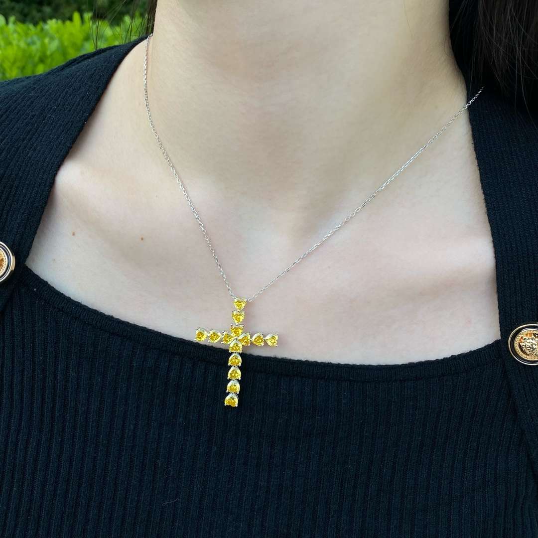 [Echo Fine ]Radiant Cross Shape Necklace