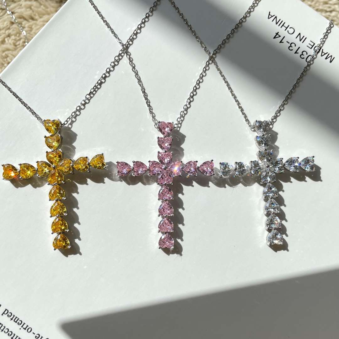 [Echo Fine ]Radiant Cross Shape Necklace