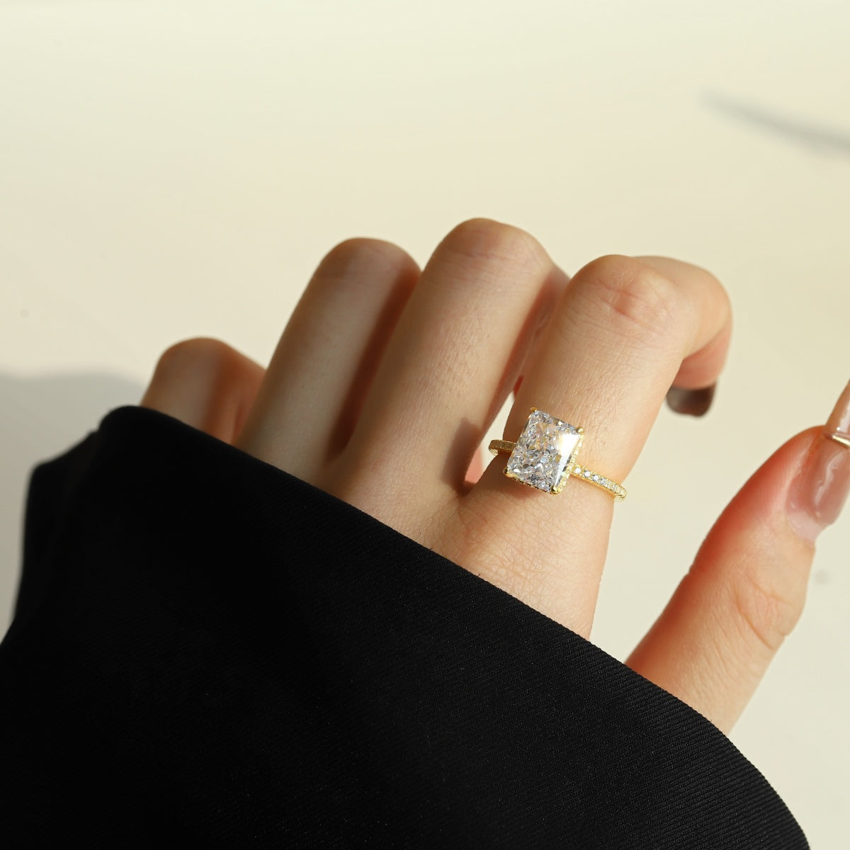 [Echo Fine ]4.0 Carat Luxurious Engagement Ring