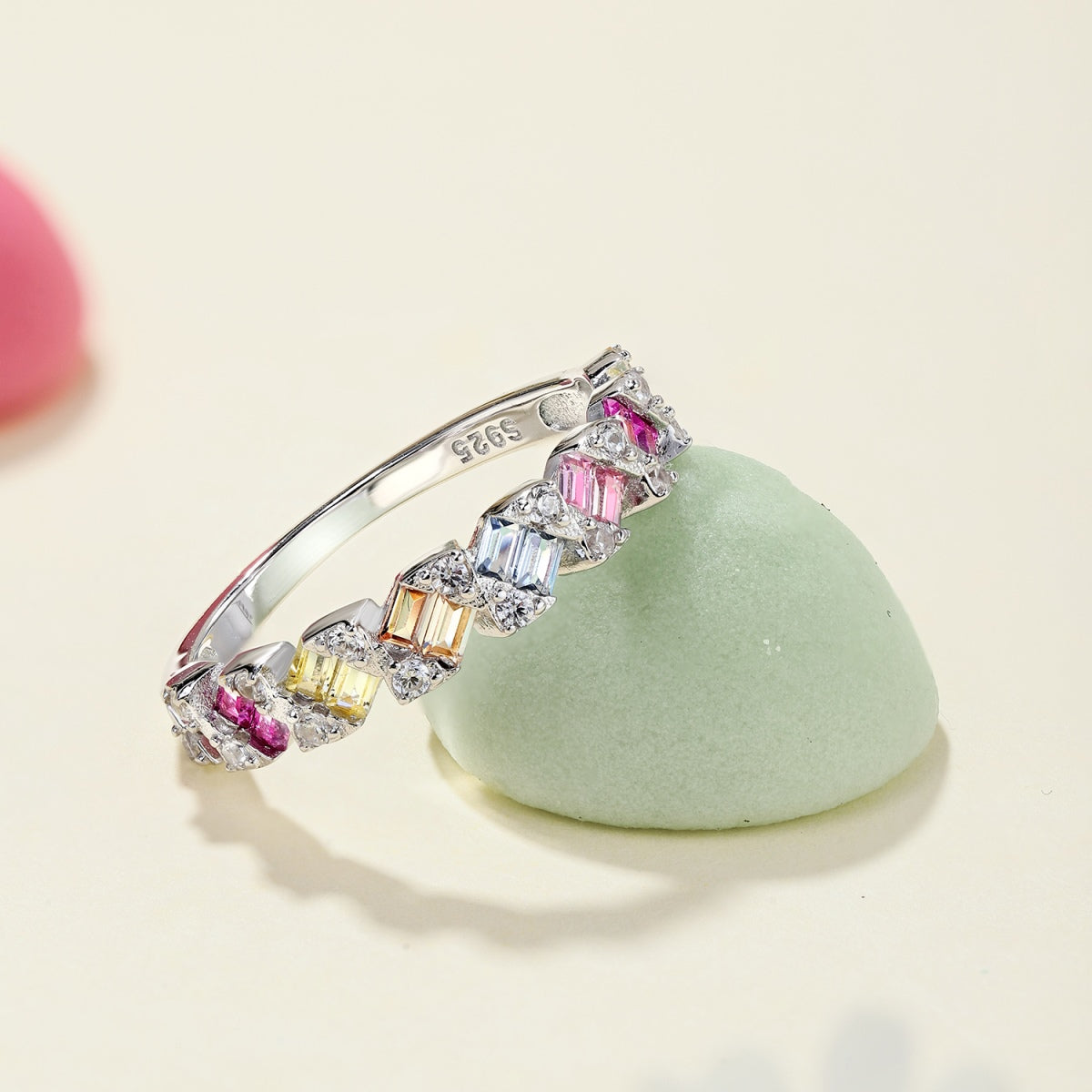 [Echo Fine ]Delicate Vibrant Emerald Cut Daily Ring