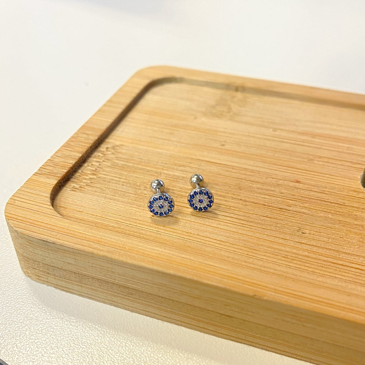 [Echo Fine ]Devil's Eye Ear Bone Nail Earrings