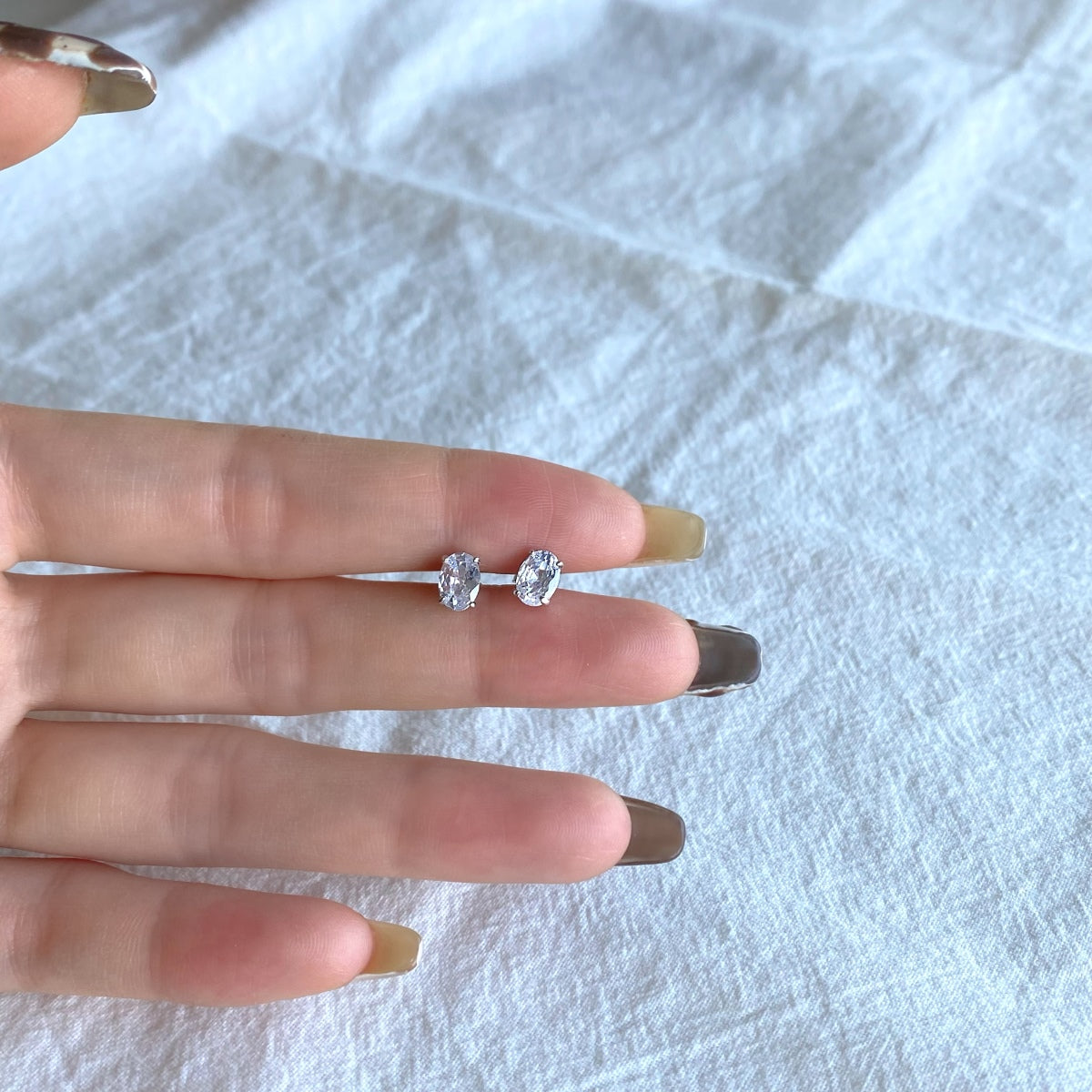 [Echo Fine ]Oval Classic Dignified Elegant Earrings