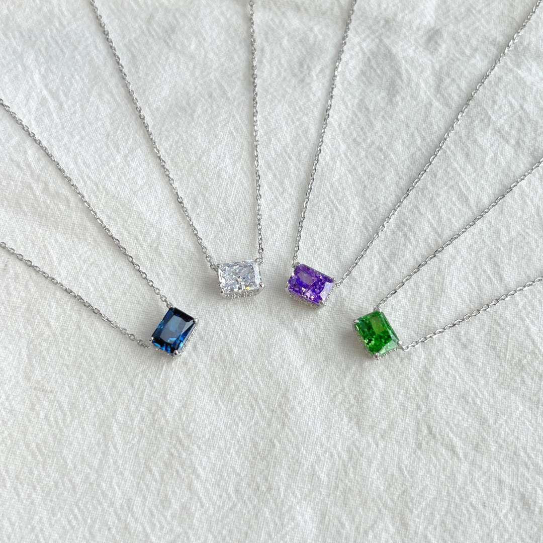 [Echo Fine ]Luxurious Square Shape Colorful Necalack