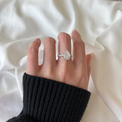 [Echo Fine ]1.0 Carat Luxurious Resplendent Water Drop Shape Wedding Ring