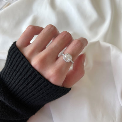 [Echo Fine ]Dazzling Resplendent Round Cut Wedding Ring