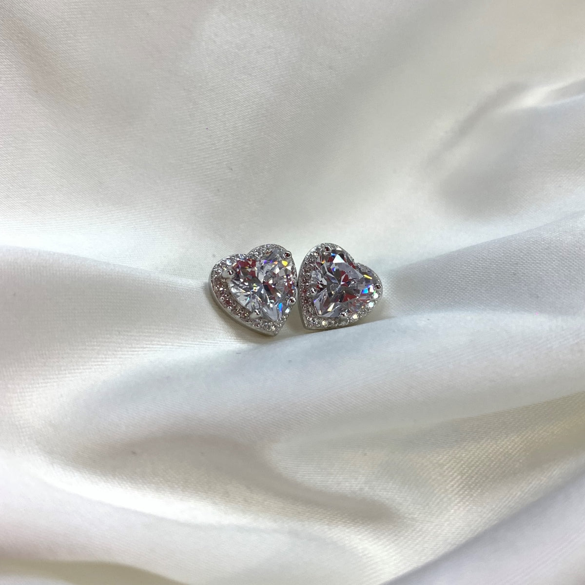 [Echo Fine ]Sparkling Heart Shape Lover Earrings
