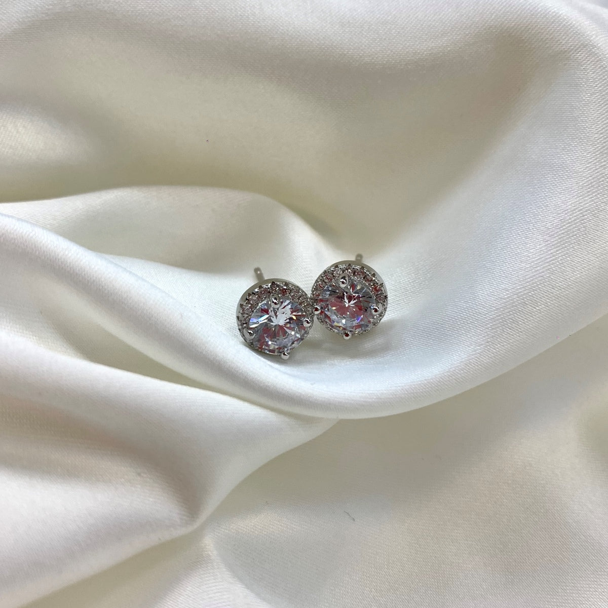 [Echo Fine ]Classic Princess Round Shape Earrings