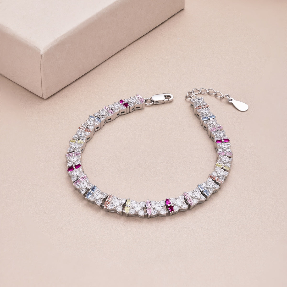 [Echo Fine ]Unique Colorful Flower Shape Daily Bracelet