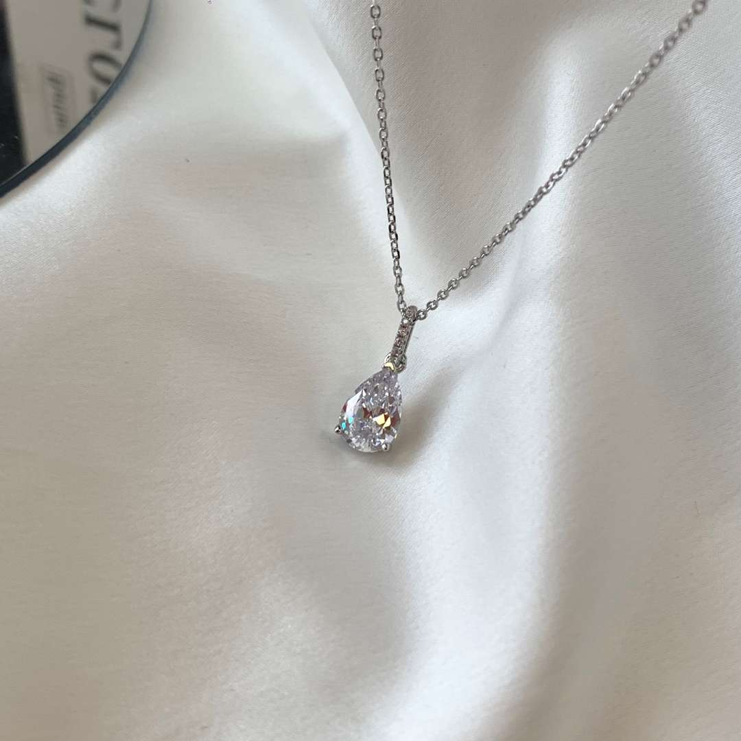 [Echo Fine ]Delicate Water Drop Shape Fashion Necklace