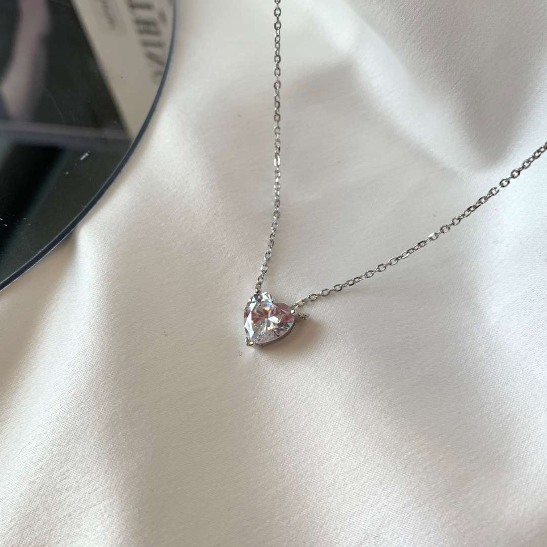 [Echo Fine ]Heart Shape Main Stone Pendant Collarbone Necklace
