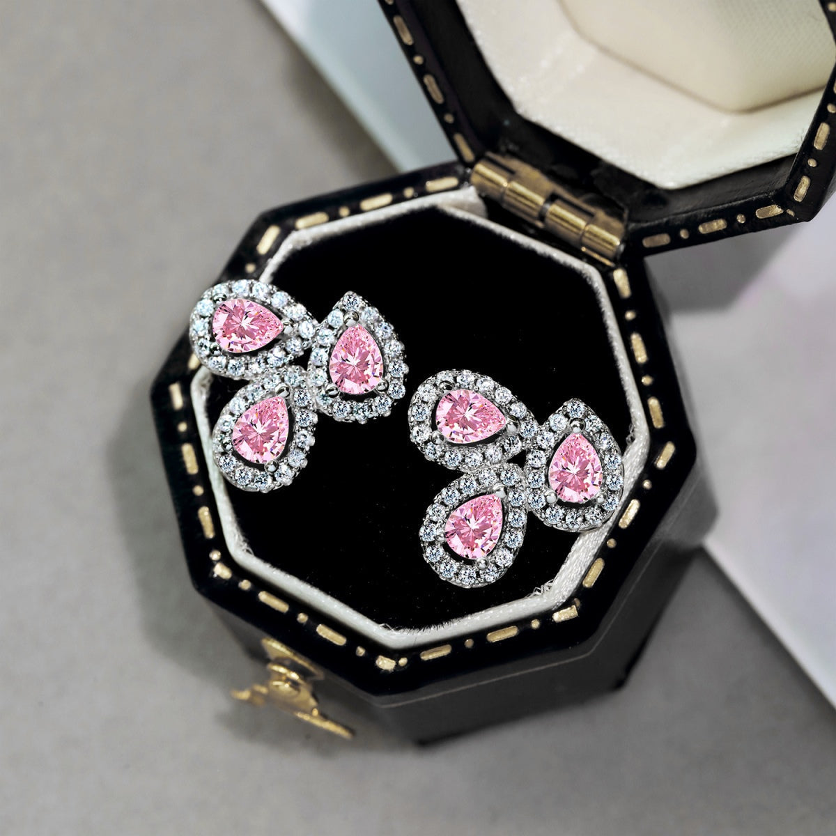 [Echo Fine ]Ornate Flower Shape Pear Cut Lover Earrings