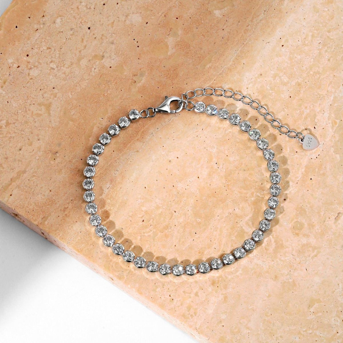 [Echo Fine ]Ornate  Sparkling Round Cut Daily Bracelet