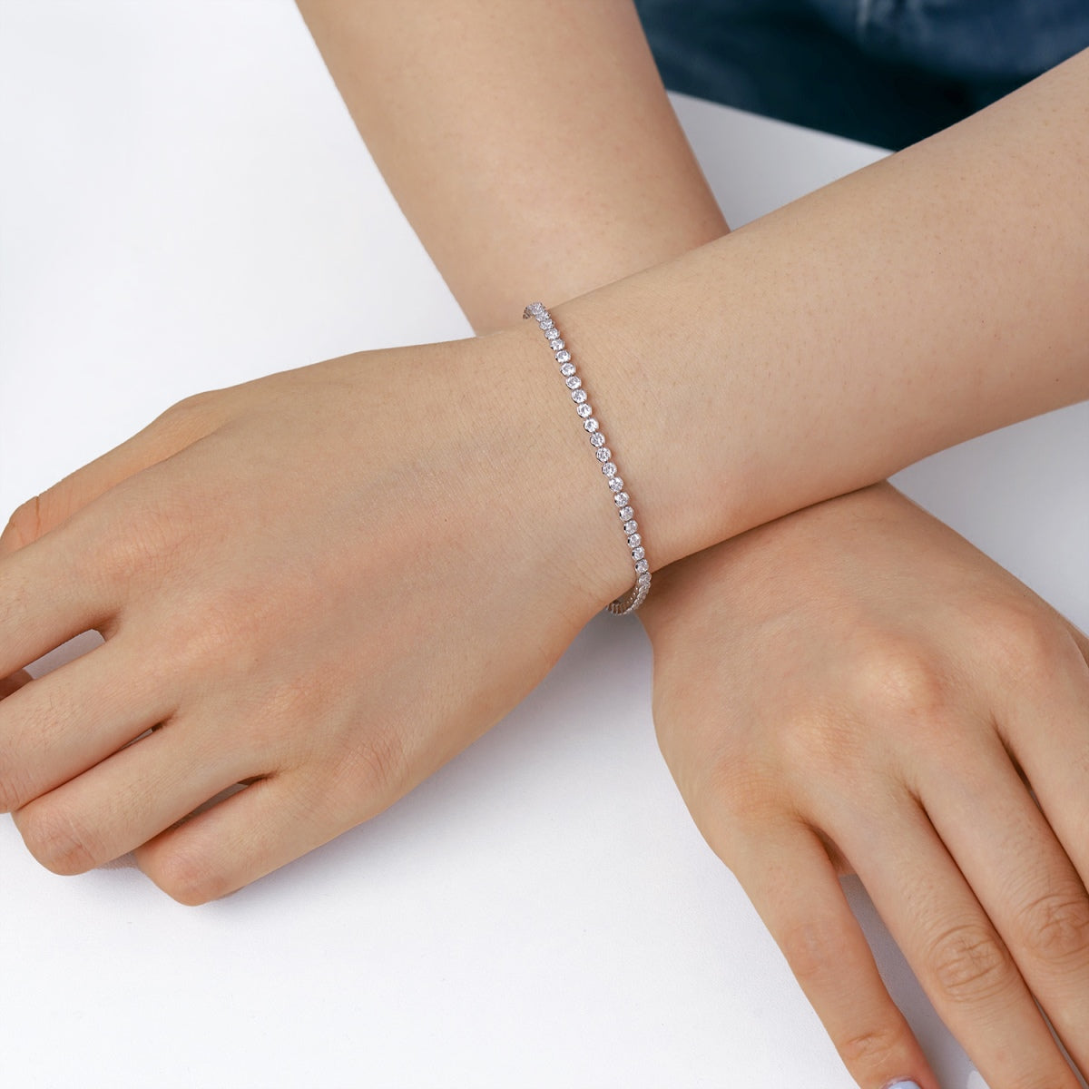 [Echo Fine ]Dazzling Sparkling Round Cut Daily Bracelet