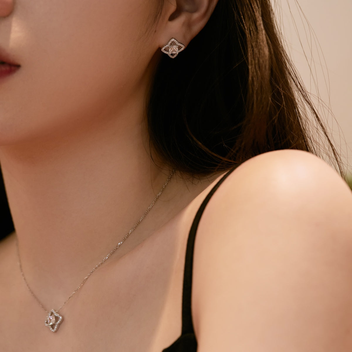 [Echo Fine ]Elegant Star Shape Princess Cut Daily Earrings
