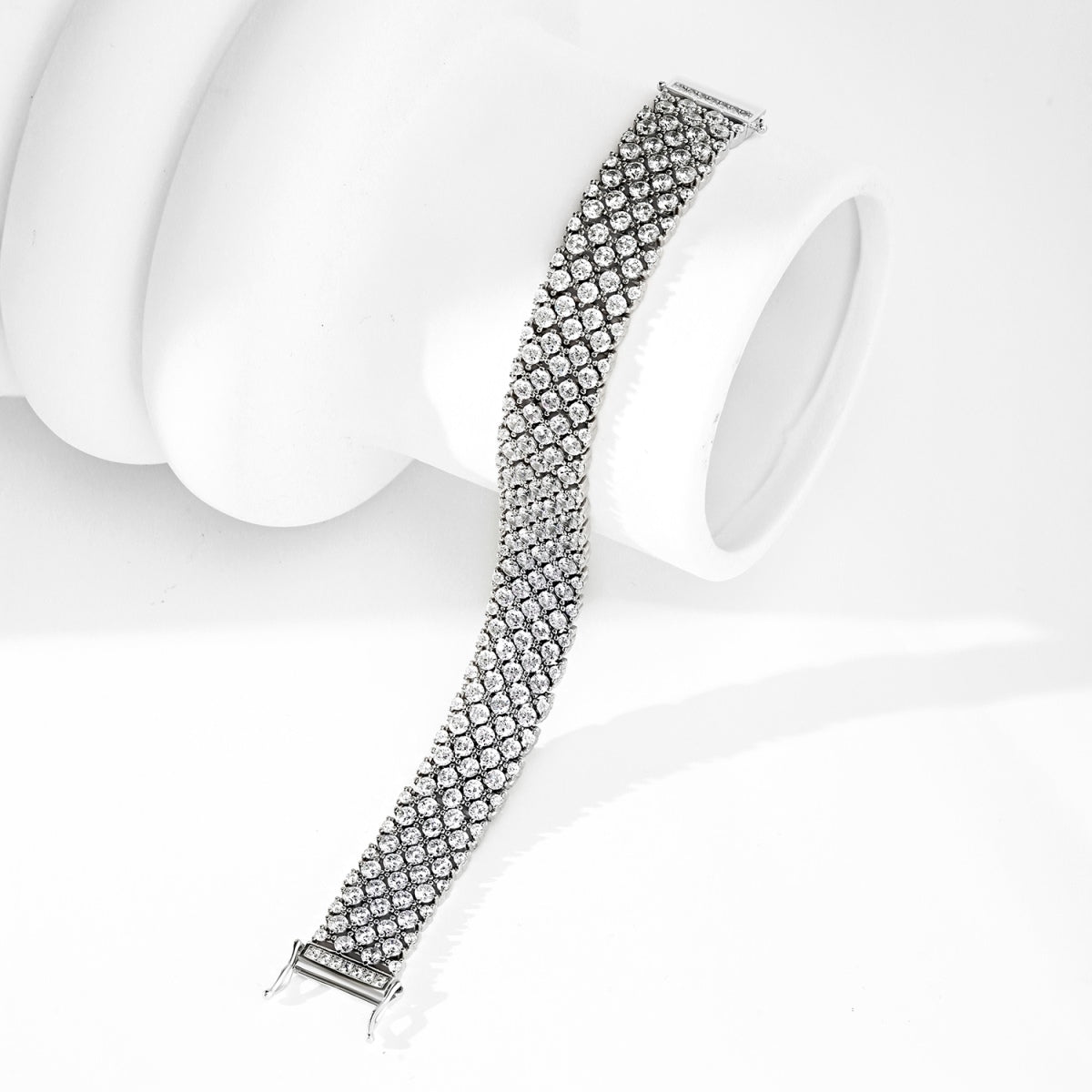 [Echo Fine ]Ornate Elegant Round Cut Party Bracelet