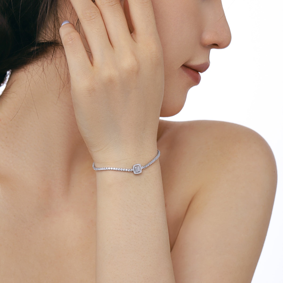 [Echo Fine ]Luxurious Dazzling Square Shape Banquet Bracelet