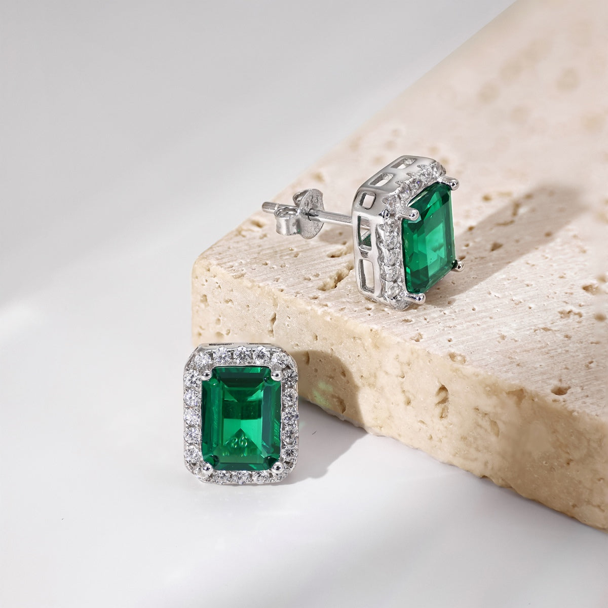 [Echo Fine ]Luxurious Dainty Emerald Cut Banquet Earrings