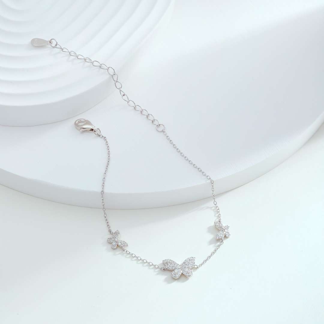 [Echo Fine ]Delicate Butterfly Pendant Bracelet