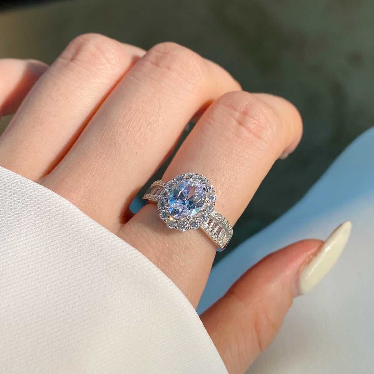 [Echo Fine ]1.5 Carat Dazzling Charming Oval Cut Banquet Ring