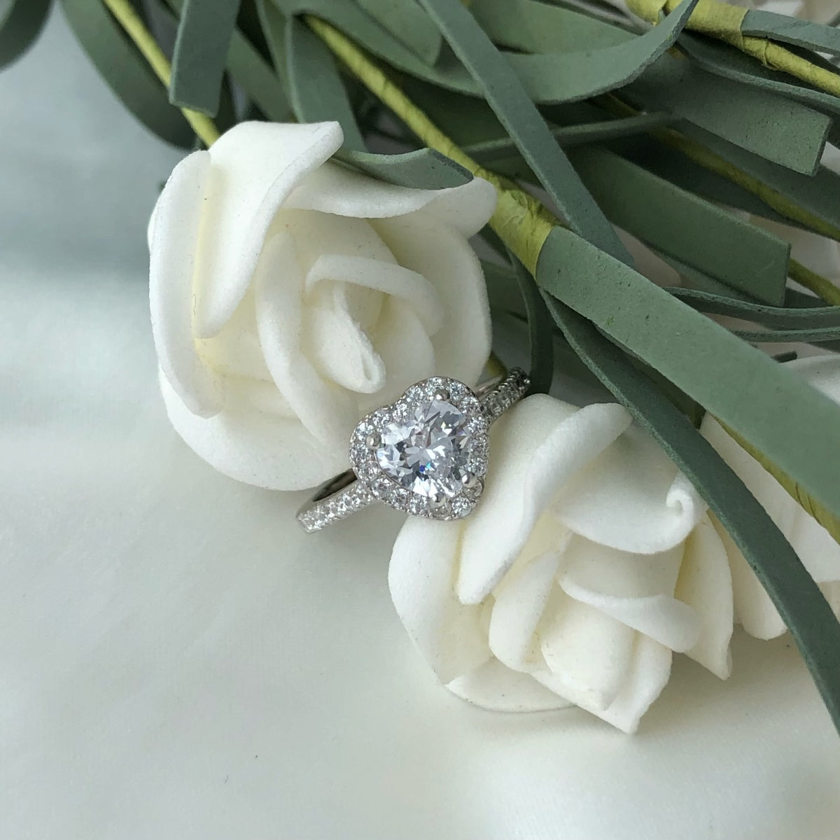 [Echo Fine ]Eternity Splashy Romantic Heart Shape Lover Ring