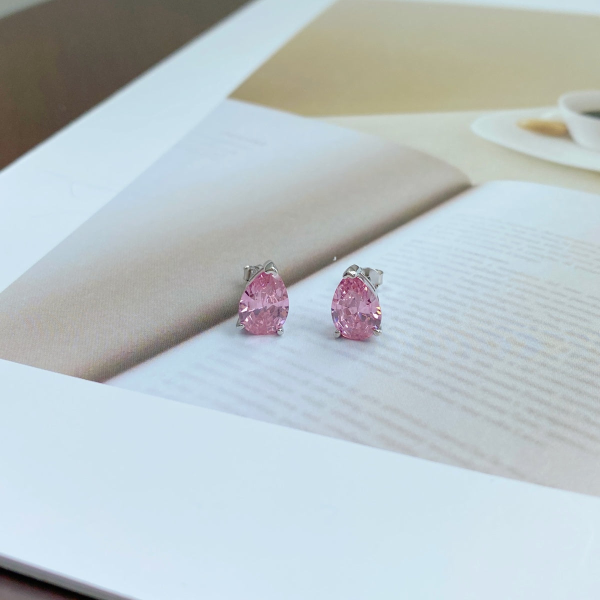 [Echo Fine ]Ornate Water Drop Shape Earrings