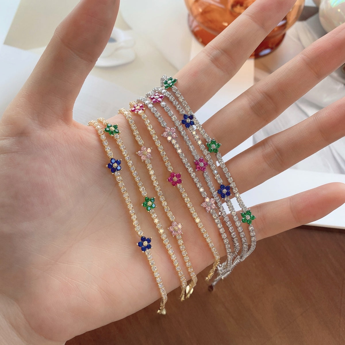[Echo Fine ]Sparkling Flower Shape Tennis Bracelet
