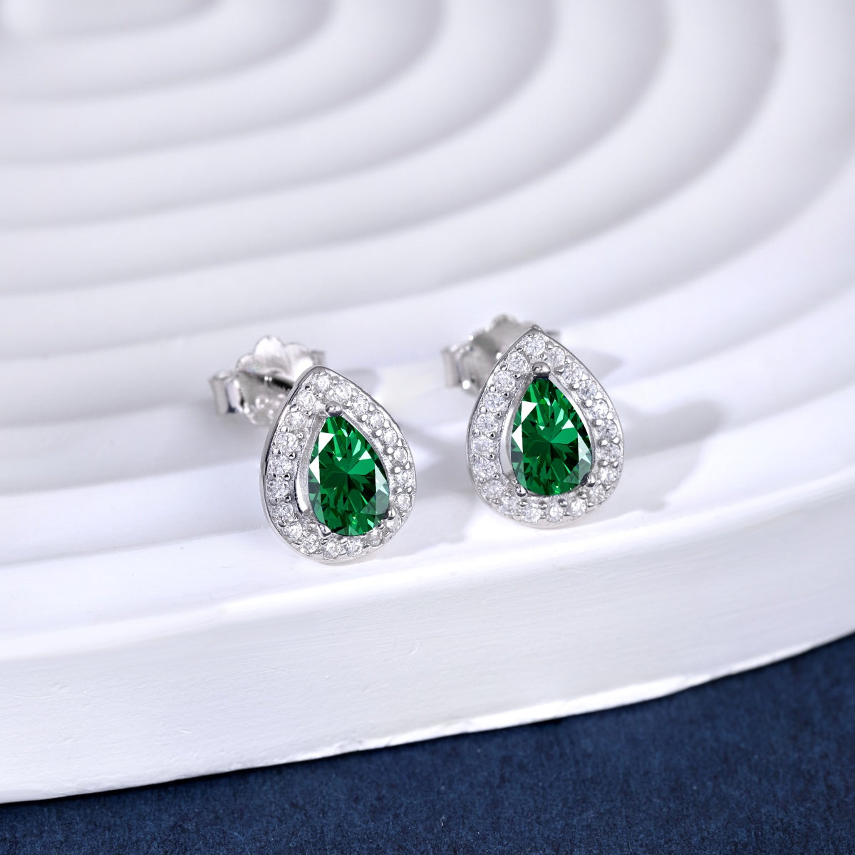 [Echo Fine ]Luxurious Water Drop Shape Earrings