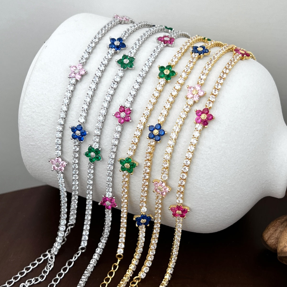[Echo Fine ]Sparkling Flower Shape Tennis Bracelet