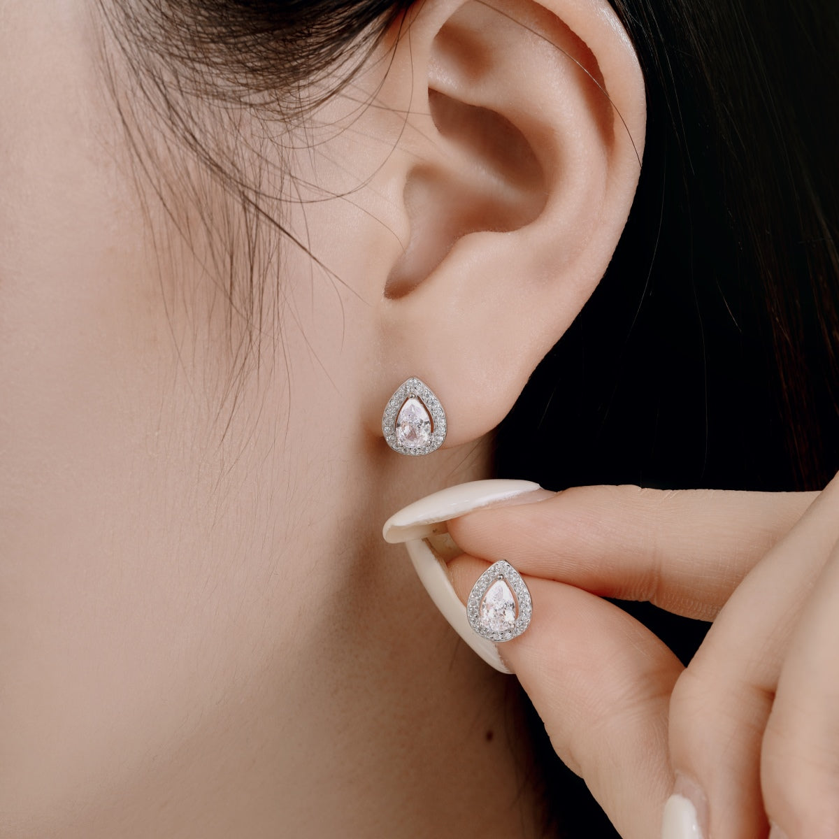 [Echo Fine ]Luxurious Water Drop Shape Earrings