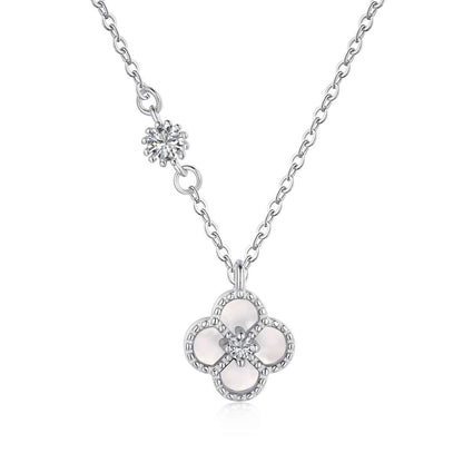 [Echo Fine ]Delicate Flower Shape Necklace