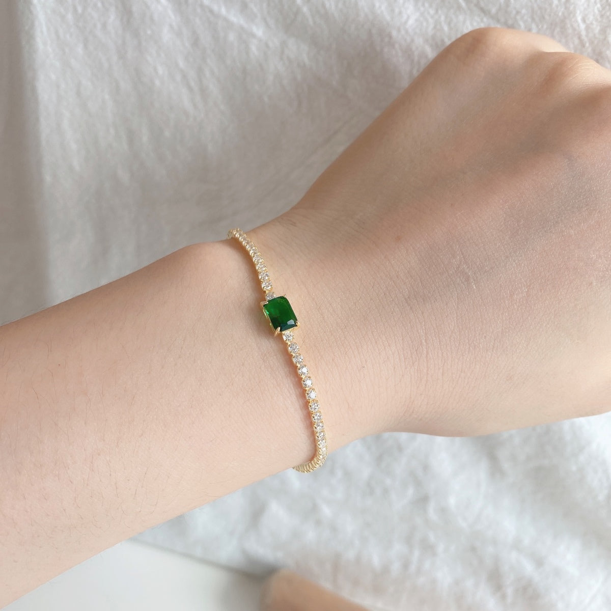 [Echo Fine ]1.0 Carat Unique Emerald Cut Banquet Bracelet