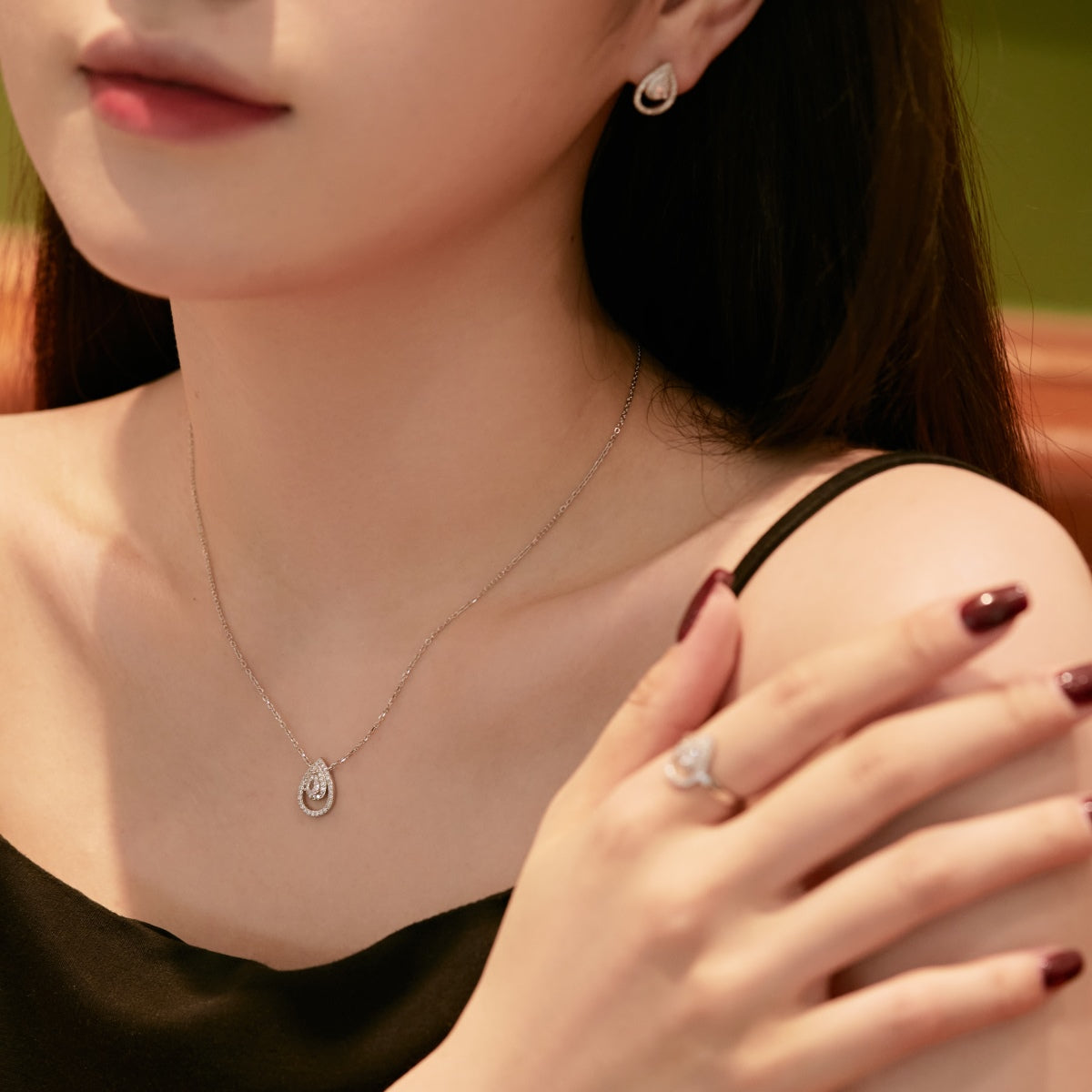 [Echo Fine ]Sparkling Delicate Water Drop Shape Daily Earrings