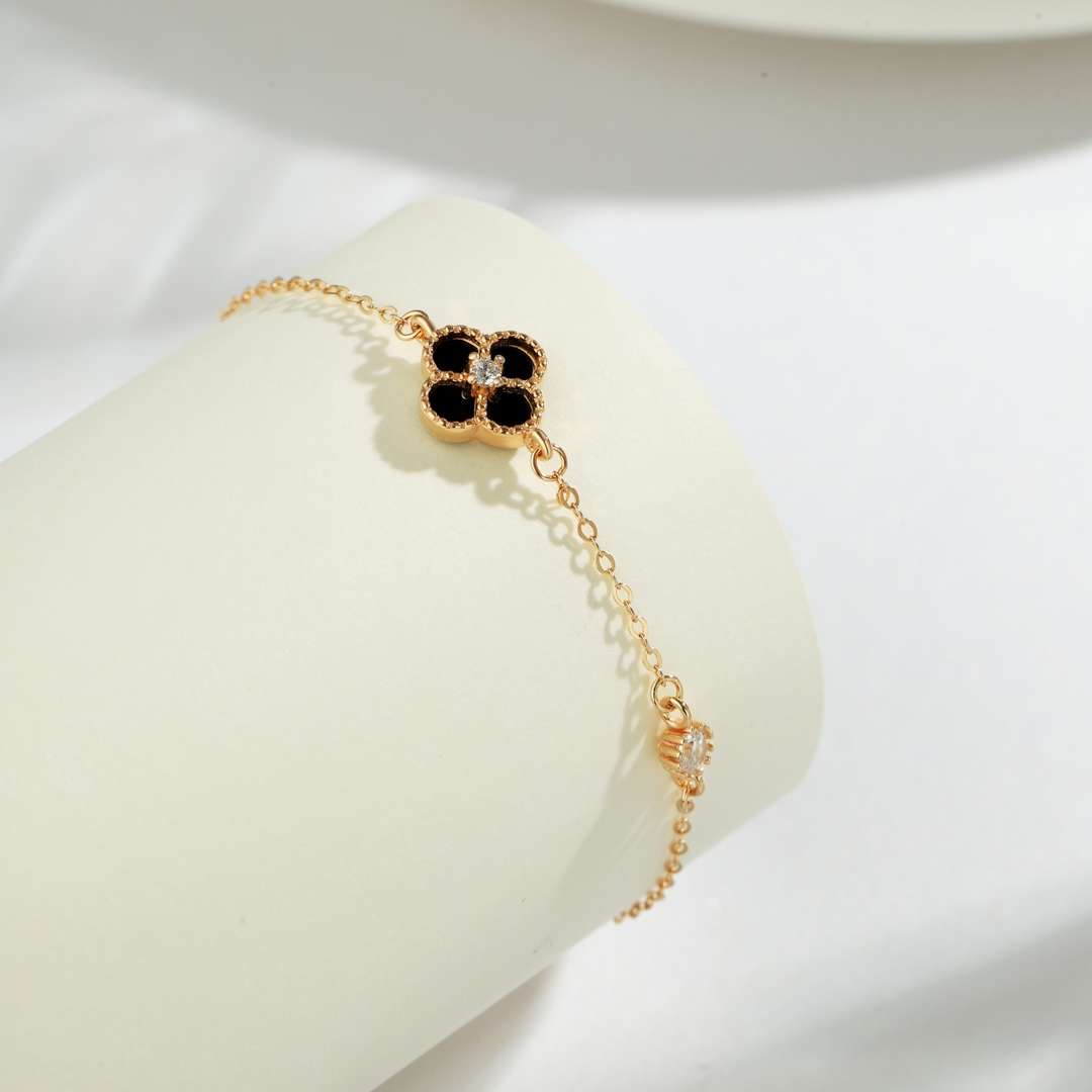 [Echo Fine ]Delicate Four Leaf Clover Bracelet
