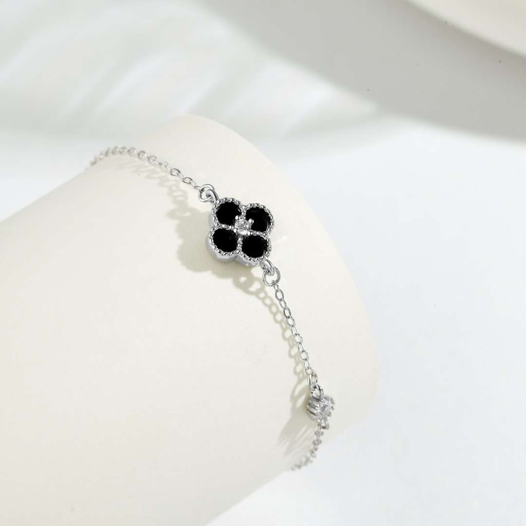 [Echo Fine ]Delicate Four Leaf Clover Bracelet