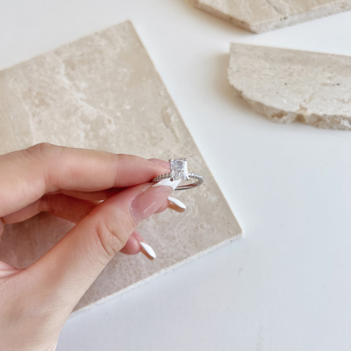 [Echo Fine ]2.0 Carat Dazzling Sparkling Radiant Cut Party Ring