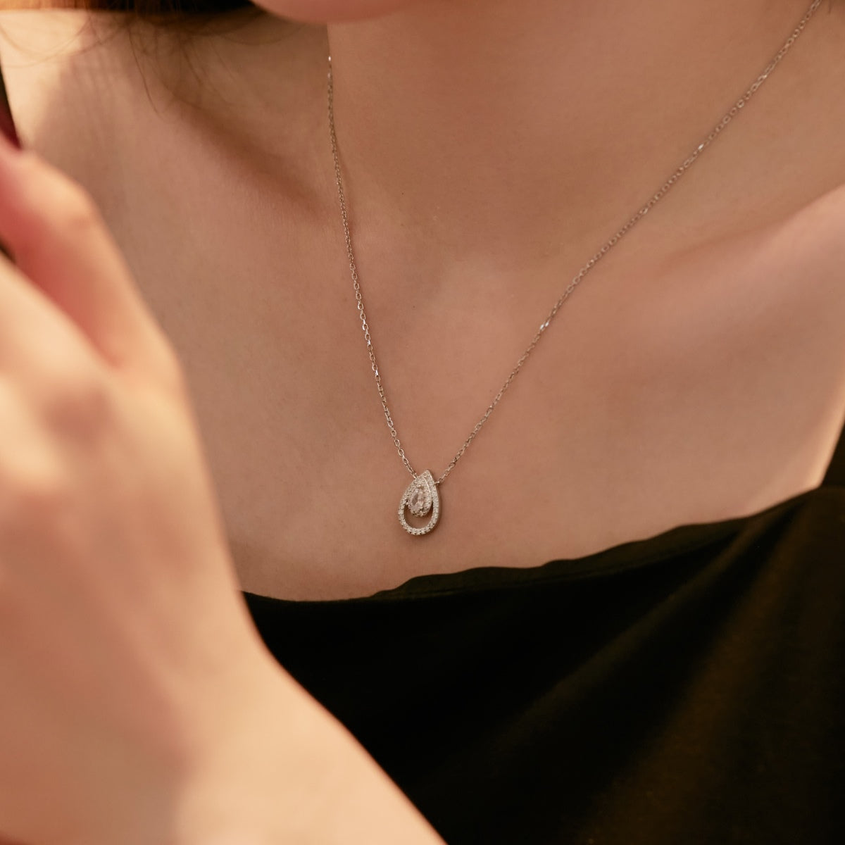 [Echo Fine ]Sparkling Pear Cut Necklace