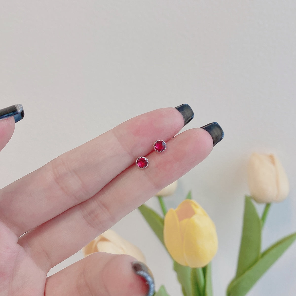 [Echo Fine ]Sparkling Colorful Round Shape Earrings